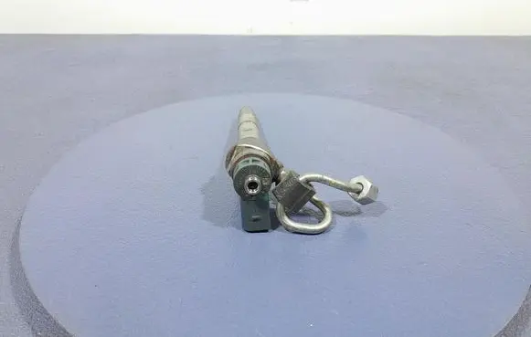Audi A5 8T 8F Fuel injector 04L130277AC