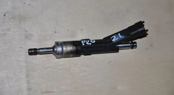Citroen C4 II Picasso Fuel injector 9810335380
