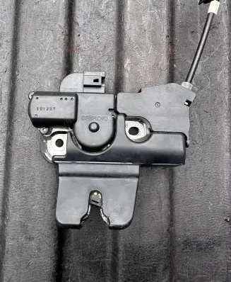 Infiniti M30 Tailgate/trunk/boot lock/catch/latch 101207