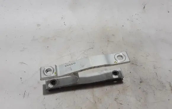 Volvo XC40 Engine mounting bracket 31686299