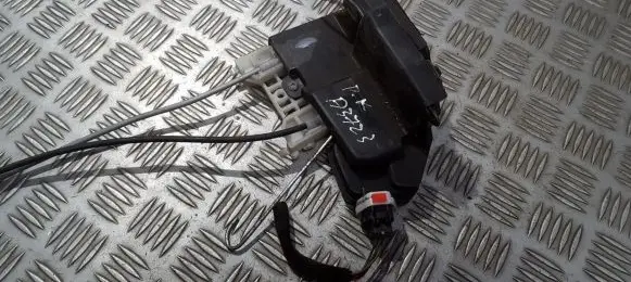 Hyundai Elantra Front door lock