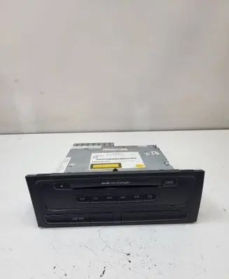 Audi A4 S4 B8 8K Radio/CD/DVD/GPS head unit 8T1035110C