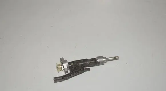 BMW 1 F40 Fuel injector 8656548 13538656548