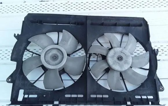 Toyota Avensis T250 Fan set 270306291
