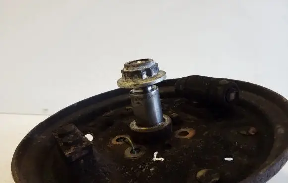 Volkswagen Polo V 6R Stub axle 