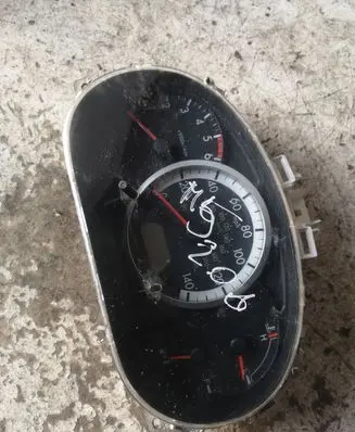 Mazda 5 Speedometer (instrument cluster) C23555430