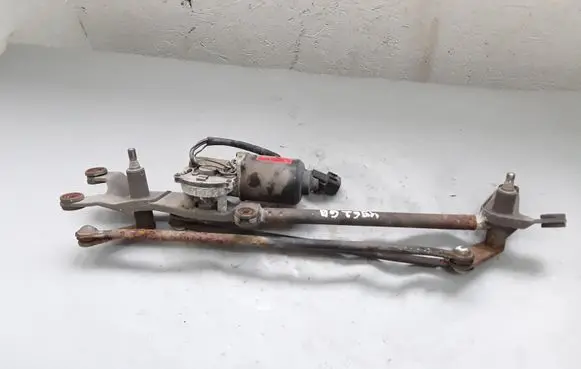 KIA Sorento Front wiper linkage and motor 981003E900