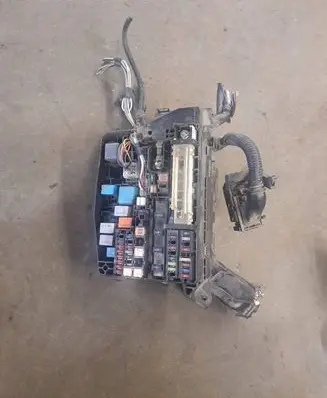 Toyota Avensis T270 Fuse module