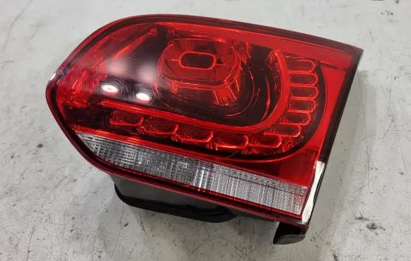 Volkswagen Golf VI Tailgate rear/tail lights