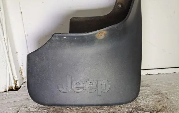Jeep Grand Cherokee (WK) Rear mudguard 87020