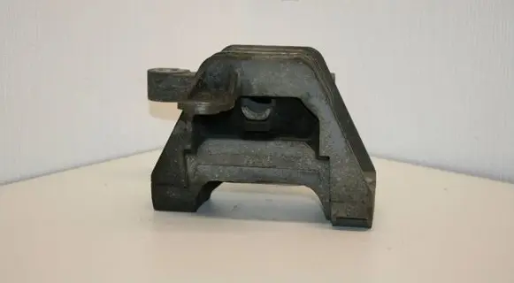 Opel Signum Engine mount bracket 21044618