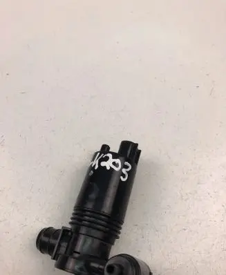 Nissan Juke I F15 Windscreen/windshield washer pump 31108