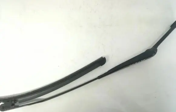 Audi A4 S4 B5 8D Front wiper blade arm