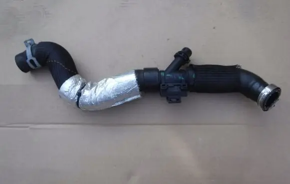 Ford Edge II Engine coolant pipe/hose