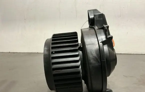 Mercedes-Benz B W246 W242 Heater fan/blower A2469064200 CZ1163600754 035467