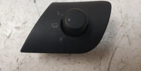 Skoda Fabia Mk1 (6Y) Wing mirror switch 