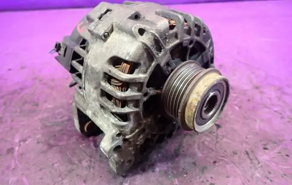 Volkswagen PASSAT B5.5 Generator/alternator 028903031A