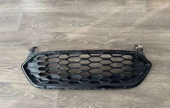 Ford Mondeo MK V Front bumper upper radiator grill JS7B8200C