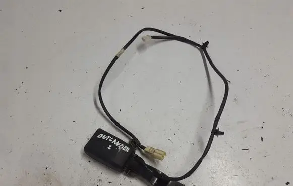 Front seatbelt buckle