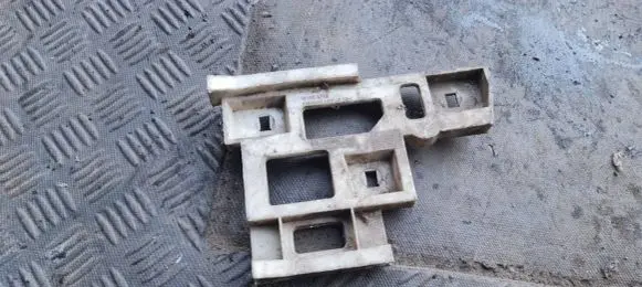 Volvo S70 V70 V70 XC Front bumper mounting bracket 9151501