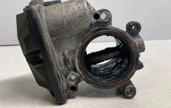 Skoda Octavia Mk2 (1Z) Throttle valve 03L128063R A2C31762900