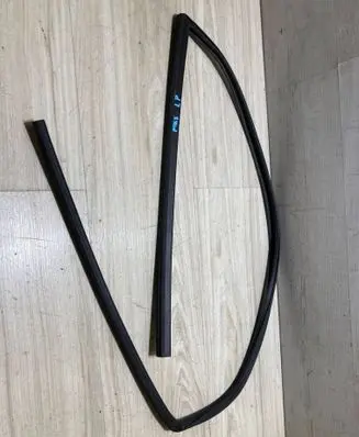 Ford Fiesta Rubber seal front door window/glass H1BBA21510AB