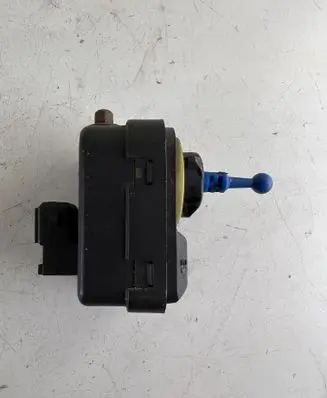 Headlight level adjustment motor