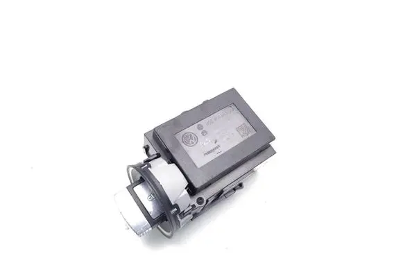 Volkswagen PASSAT CC Ignition lock 3C0905843AA 33303701