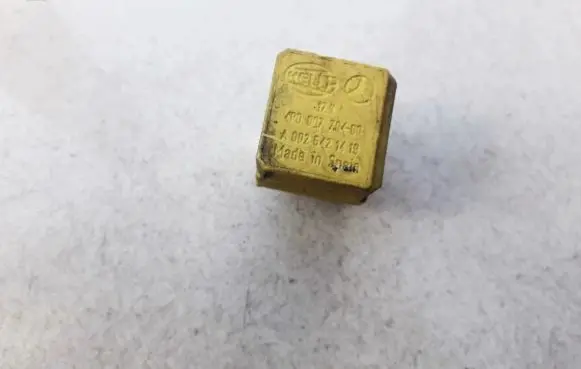 Mercedes-Benz Vito Viano W639 Other relay A0025421419 4RA007794-00