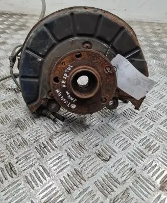 Volkswagen Tiguan Front wheel hub