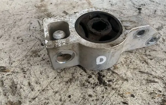Skoda Octavia Mk2 (1Z) Front wishbone bush 