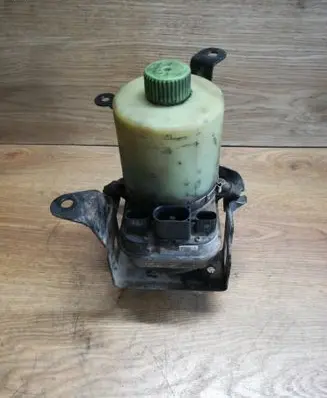 Volkswagen Polo IV 9N3 Power steering pump 6Q0423156AB 05062007 6Q1423051BS