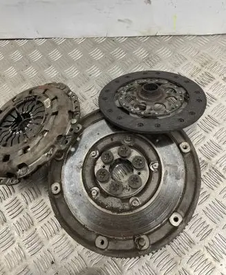 BMW 1 E81 E87 Clutch set kit 7526267 75262680
