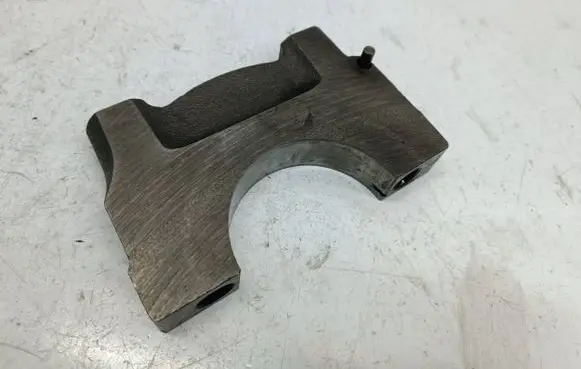 Volkswagen Touareg I Crankshaft Holder 0706