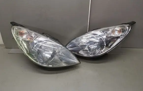 Hyundai i20 (PB PBT) Headlights/headlamps set 921011J0XX 921021J0XX