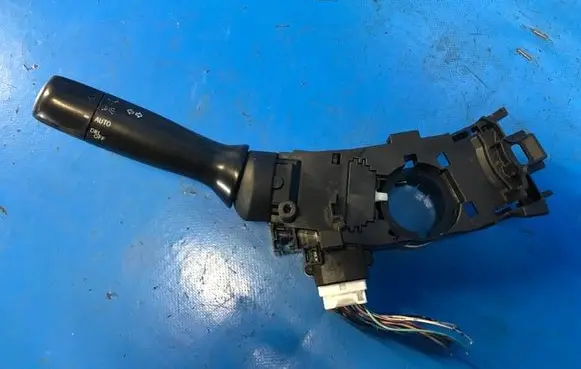 Toyota Camry Gear shift switch/knob 8414006401