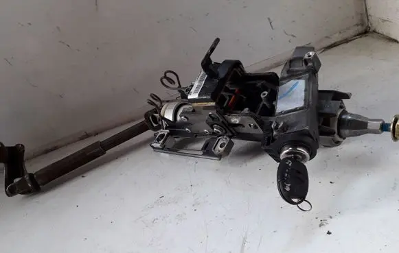 Ford Mondeo Mk III Ignition lock