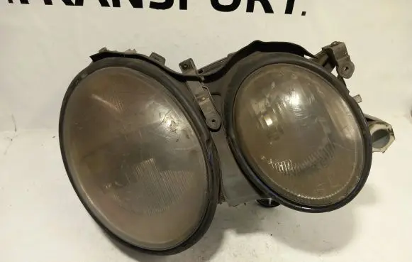 Mercedes-Benz CLK A208 C208 Headlight/headlamp 147552