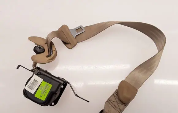 KIA Carnival Rear seatbelt 898104D100