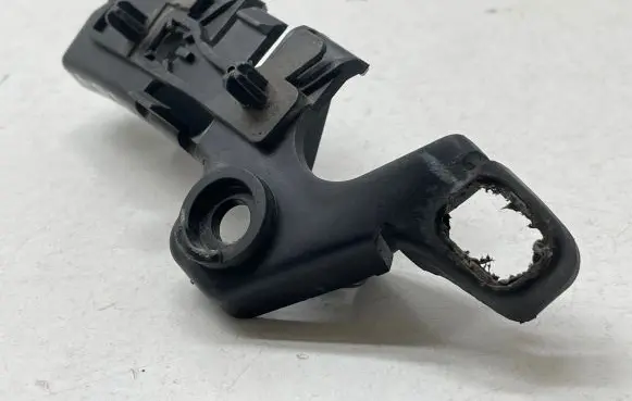 Renault Megane III Front bumper mounting bracket 620940002R