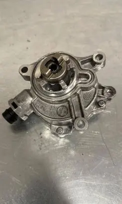 Volvo V60 Vacuum pump 31258031