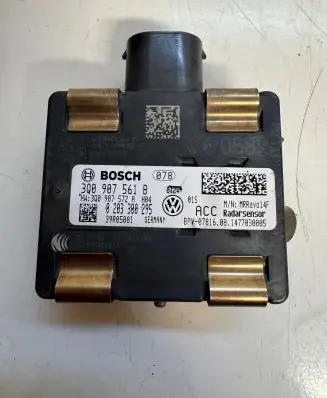Volkswagen PASSAT B8 Distronic sensor radar 3Q0907561B 0203300295