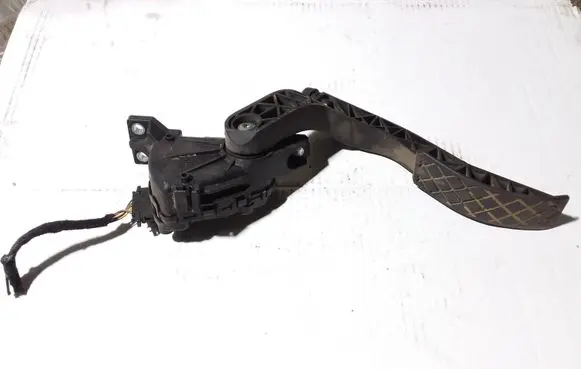 Audi A4 S4 B6 8E 8H Accelerator throttle pedal 8E2721523A