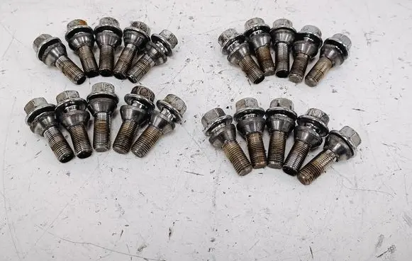 Volvo XC60 Nuts/bolts 