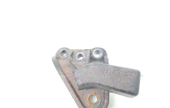 Hyundai i30 Engine mounting bracket