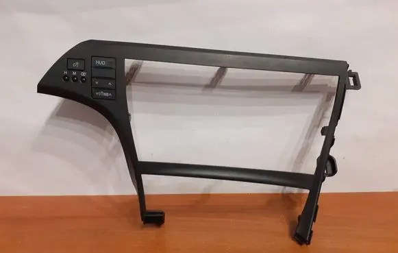 Toyota Prius (XW30) Radio/GPS head unit trim 9229 5547447070