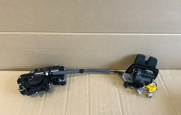 Audi A4 S4 B9 Tailgate/trunk/boot lift motor 3V5827887B 4m0827506D