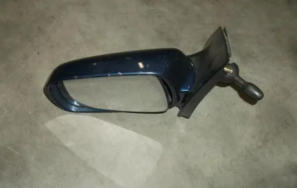 Toyota Yaris Manual wing mirror 