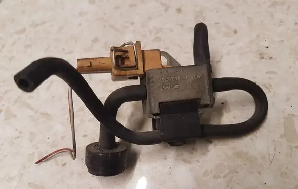 Mercedes-Benz E W210 Valve vacuum 52793101 98T048