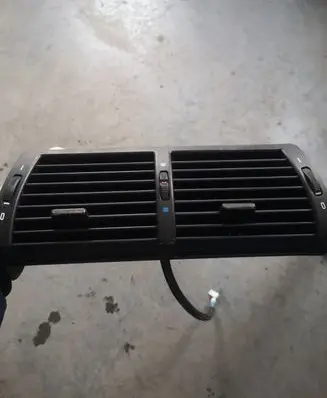 BMW X5 E53 Dash center air vent grill 8402221